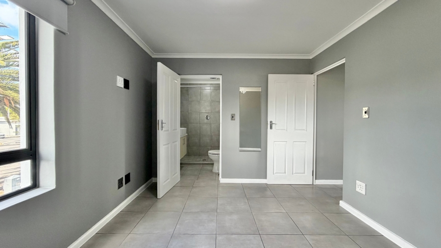 5 Bedroom Property for Sale in Strand Central Western Cape